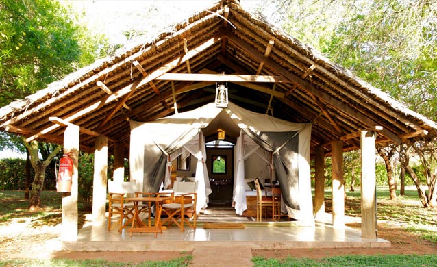  Voyager Ziwani Tented Camp